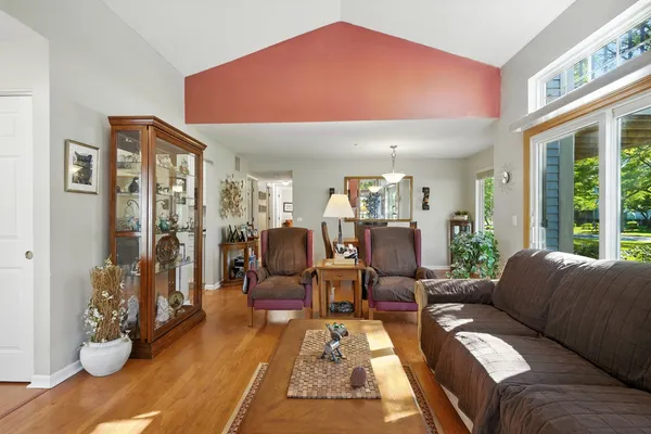 $329,900 | 401 Cromwell Circle, Unit 4, Bartlett, IL 60103
