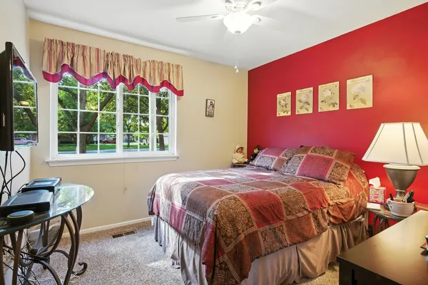 $329,900 | 401 Cromwell Circle, Unit 4, Bartlett, IL 60103