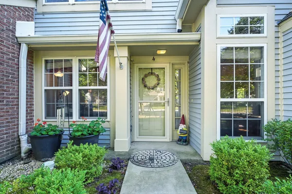 $329,900 | 401 Cromwell Circle, Unit 4, Bartlett, IL 60103