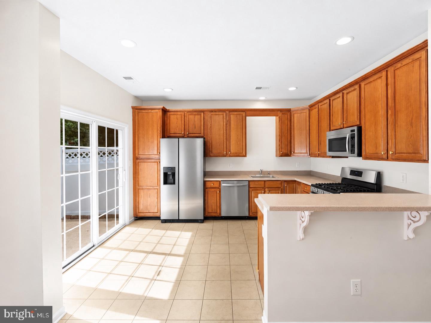 99 Warwick Road Princeton Junction, NJ 08550 - Photo 12 of 45 Kitchen with New Appliances