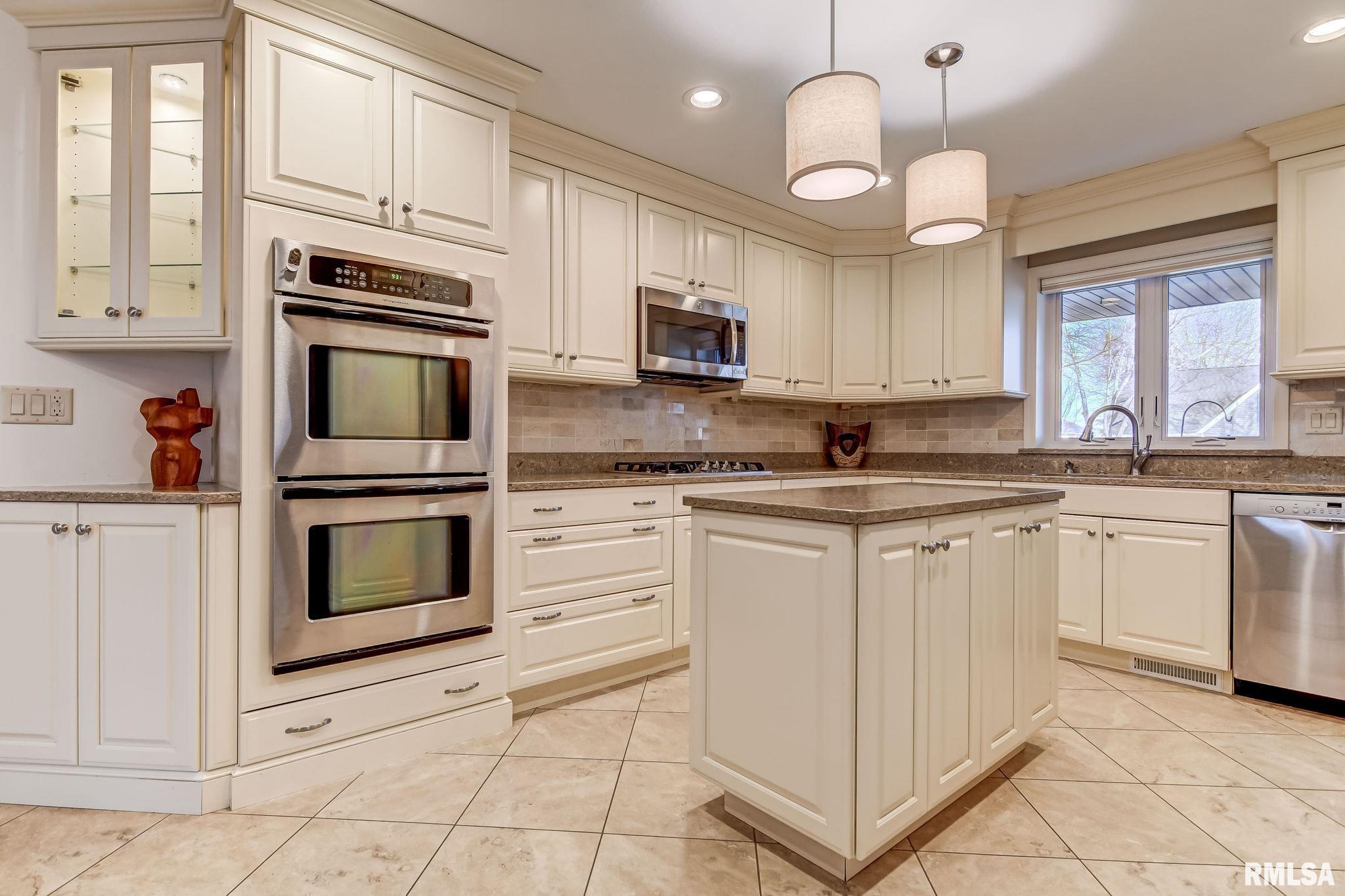 2210 Huntleigh Road Springfield, IL 62704 - Photo 14 of 41