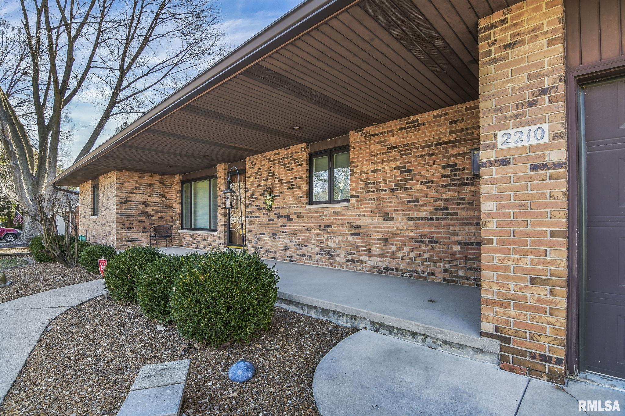 2210 Huntleigh Road Springfield, IL 62704 - Photo 3 of 41