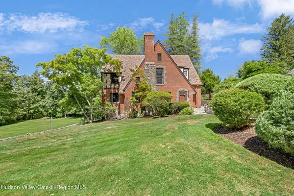 $3,950 | 11 Seaman Road, Poughkeepsie, NY 12601