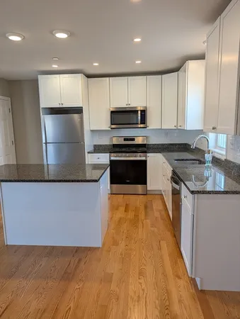 $2,800 | 207 Winthrop Street, Unit 1, Quincy, MA 02169