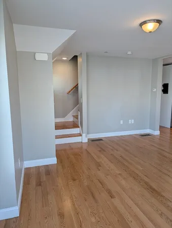 $2,800 | 207 Winthrop Street, Unit 1, Quincy, MA 02169