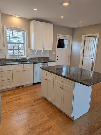 $2,800 | 207 Winthrop Street, Unit 1, Quincy, MA 02169