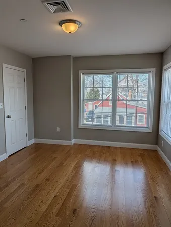 $2,800 | 207 Winthrop Street, Unit 1, Quincy, MA 02169