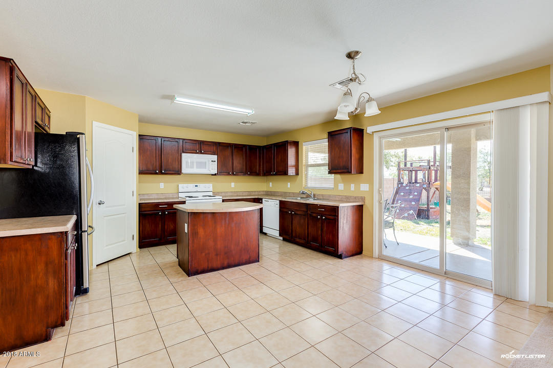 17721 West Red Bird Road Surprise, AZ 85387 - Photo 6 of 29 09-Red Bird