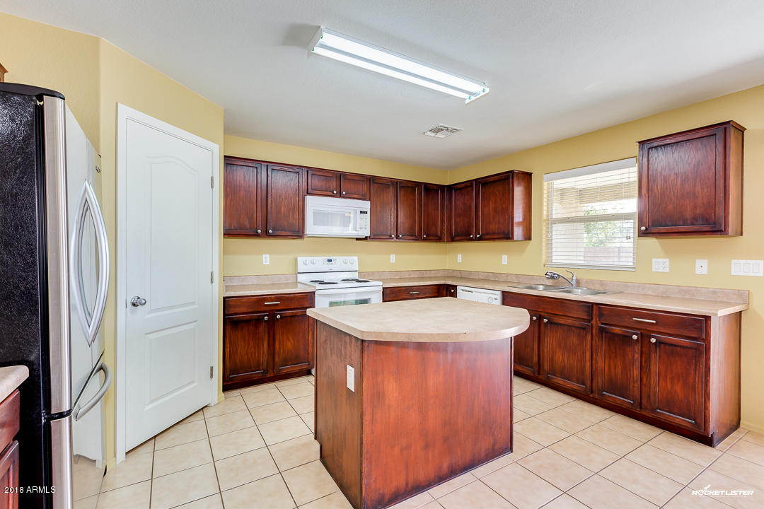 17721 West Red Bird Road Surprise, AZ 85387 - Photo 7 of 29 10-Red Bird