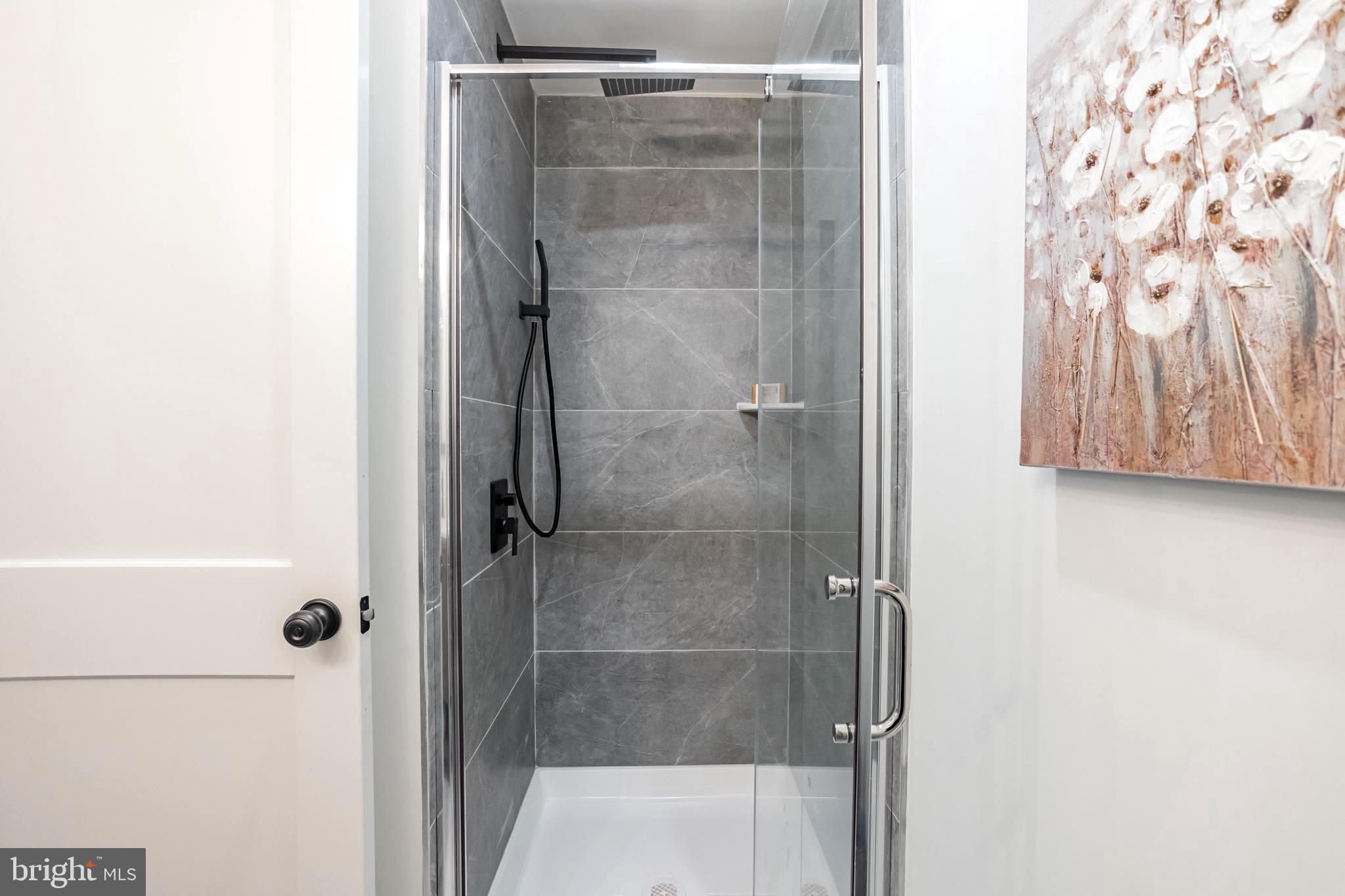 115 Beech Road Wallingford, PA 19086 - Photo 19 of 30 1st Floor Bath