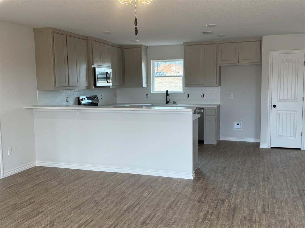 217 Altom Road Springtown, TX 76082 - Photo 2 of 10