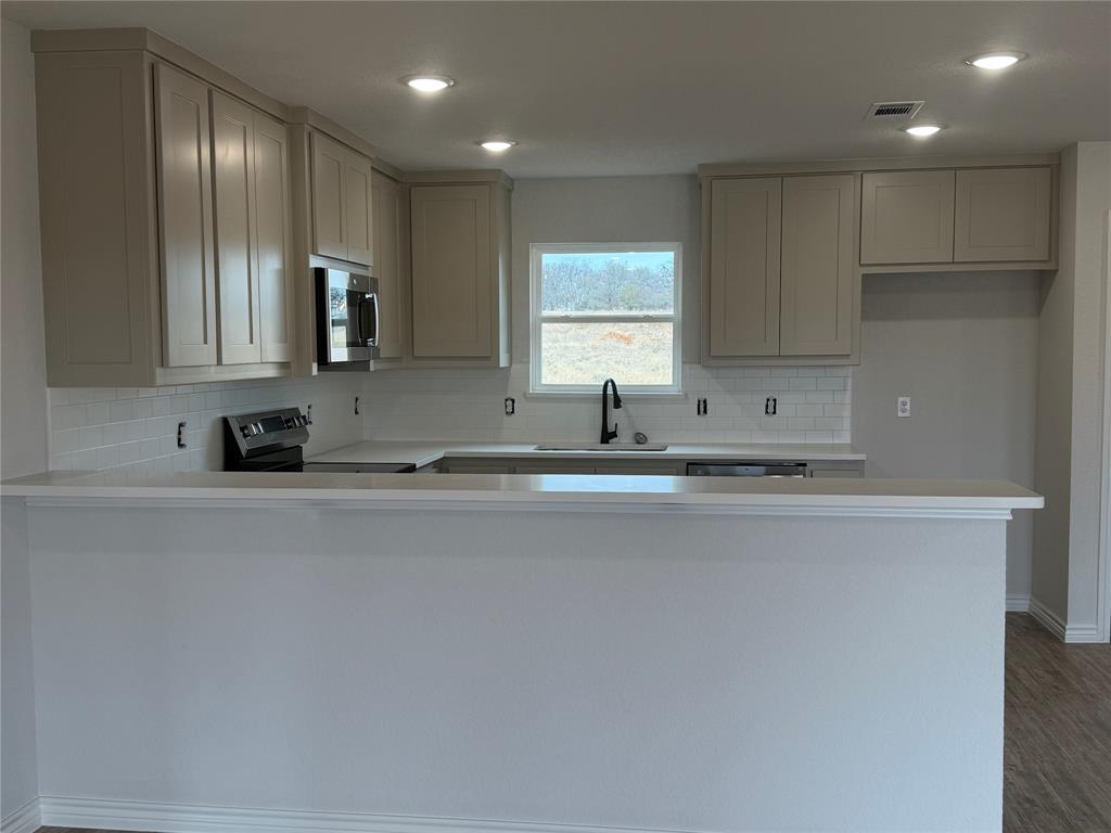 217 Altom Road Springtown, TX 76082 - Photo 4 of 10