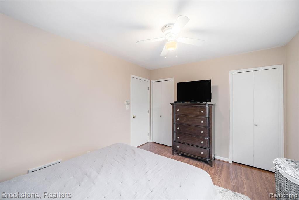 4108 Kent Road Royal Oak, MI 48073 - Photo 15 of 26
