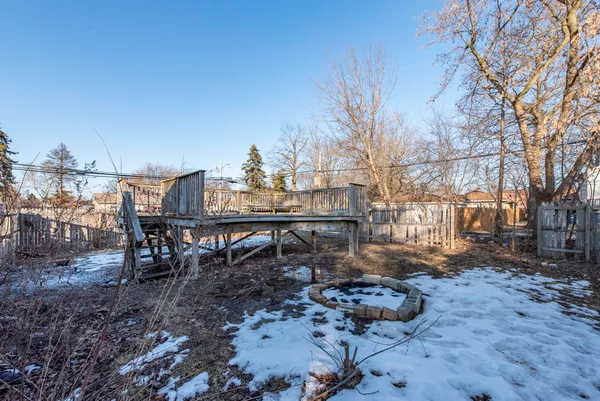 $2,400 | 821 12th Street, North Chicago, IL 60064