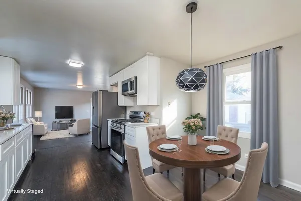 $2,400 | 821 12th Street, North Chicago, IL 60064