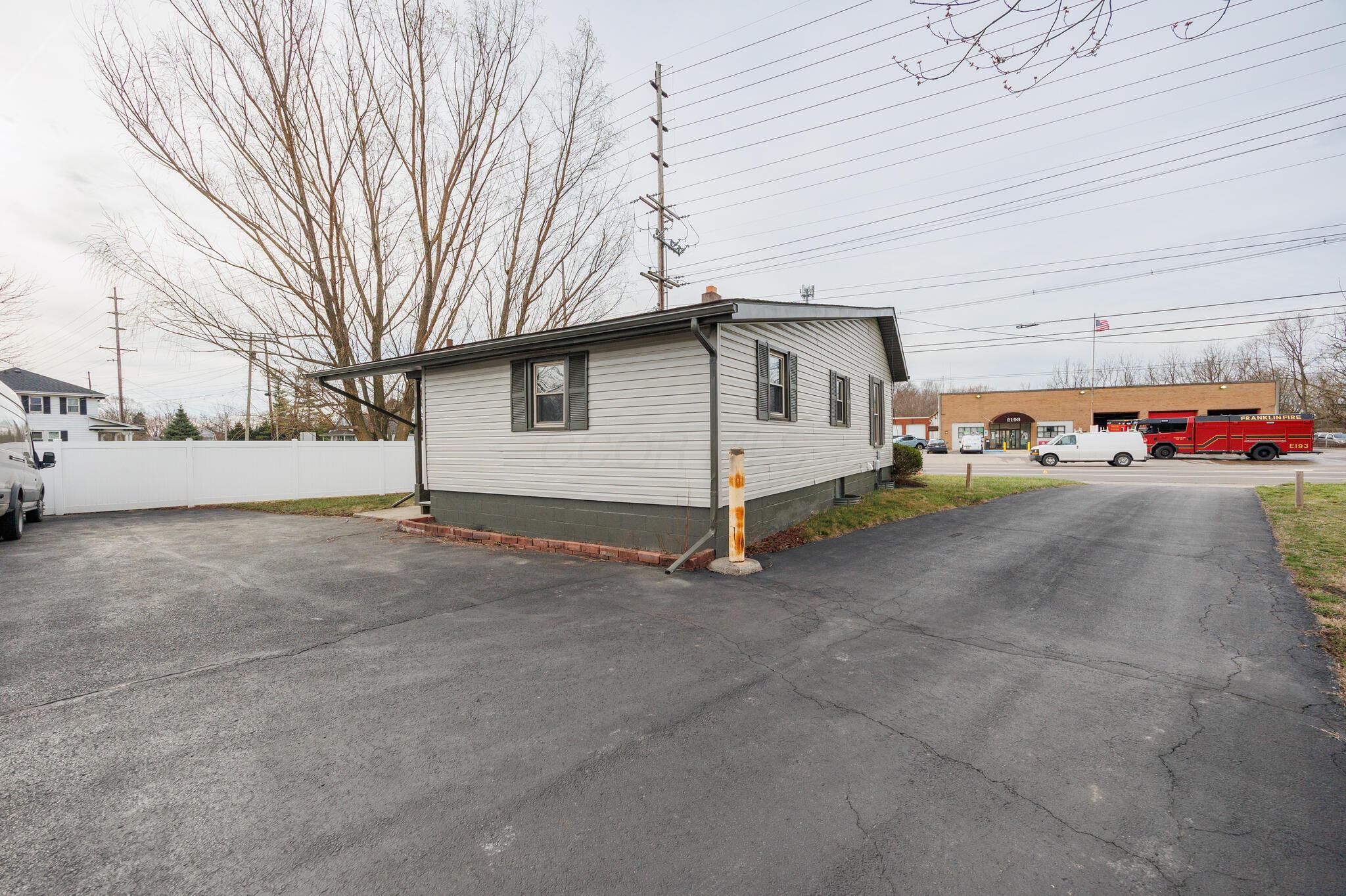2182 Frank Road Columbus, OH 43223 - Photo 29 of 42 0319 Bo 2182 Frank Rd-20_(2048)