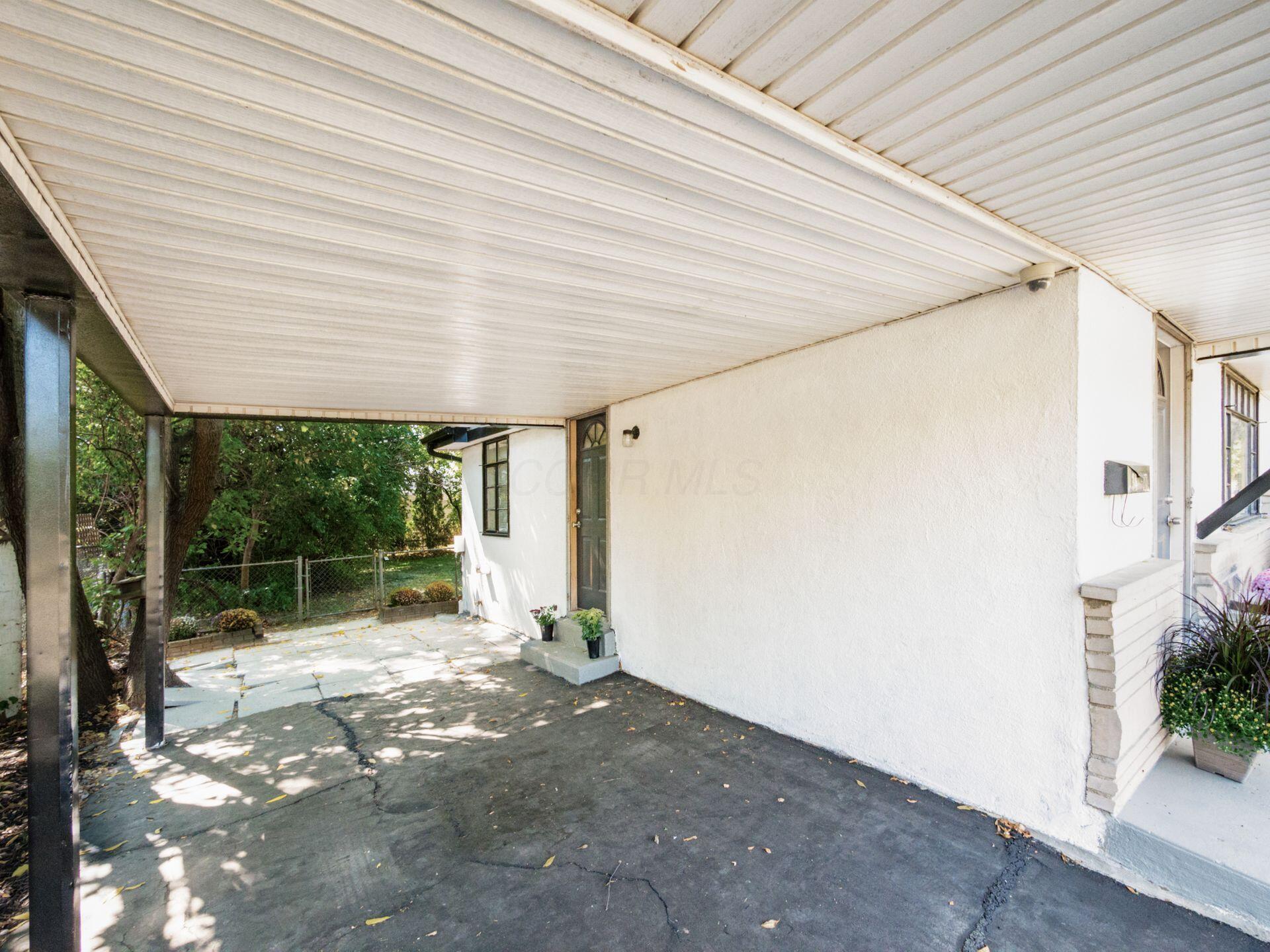 3477 Eakin Road Columbus, OH 43204 - Photo 24 of 29 Carport