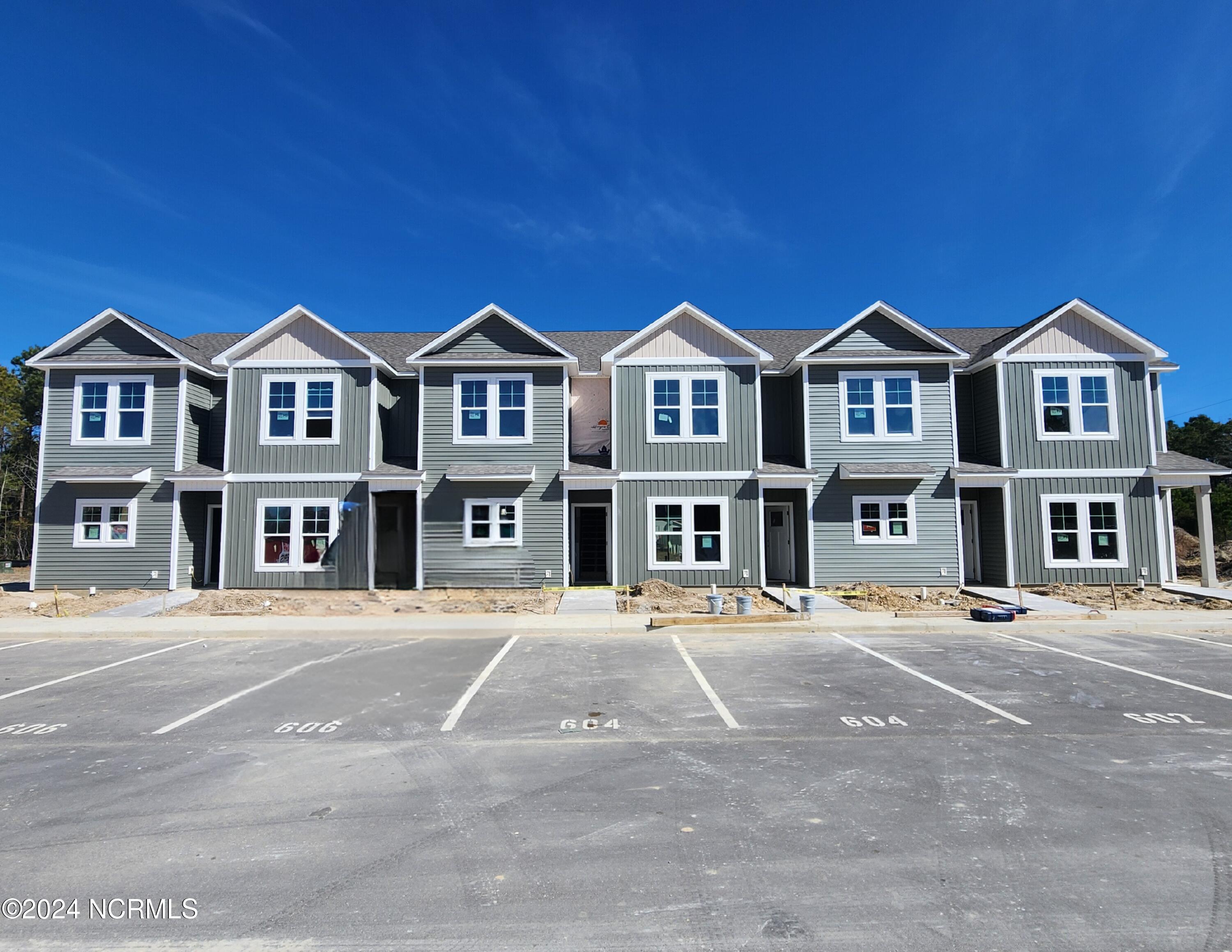 602 Jacks Xing Drive Hubert, NC 28539 - Photo 1 of 20 Front Exterior