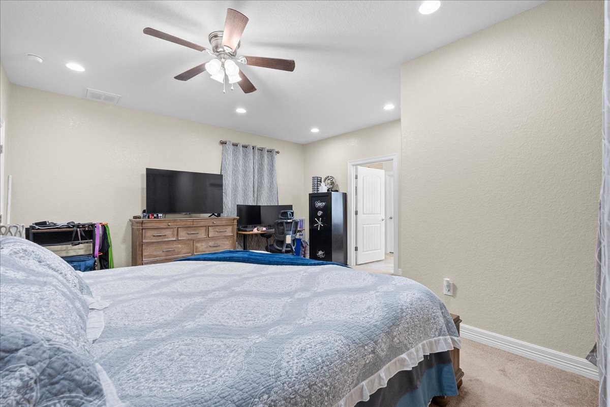 722 Bunkhouse Trail Angleton, TX 77515 - Photo 18 of 33 Gallery Image 18