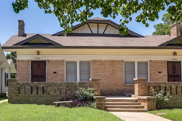 $1,400 | 1906 Clover Lane, Fort Worth, TX 76107