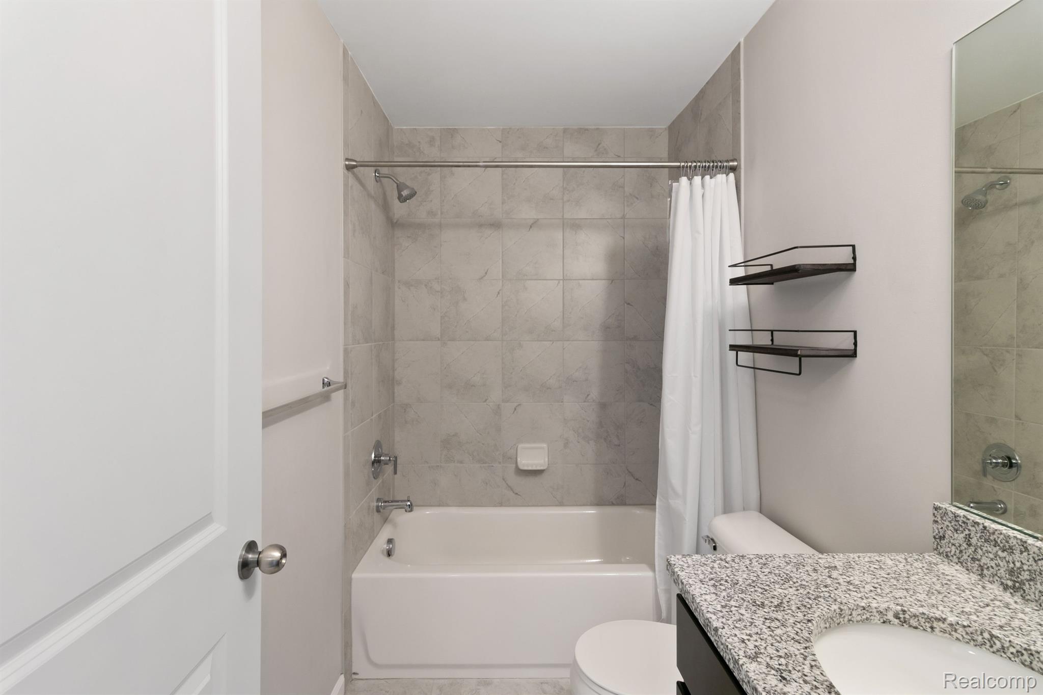 2500 Normandy Road, Unit 53 Royal Oak, MI 48073 - Photo 25 of 39 Gallery Image 25