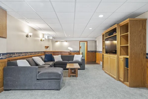 $750,000 | 6320 Oak Meadow Lane Northwest, Rochester, MN 55901