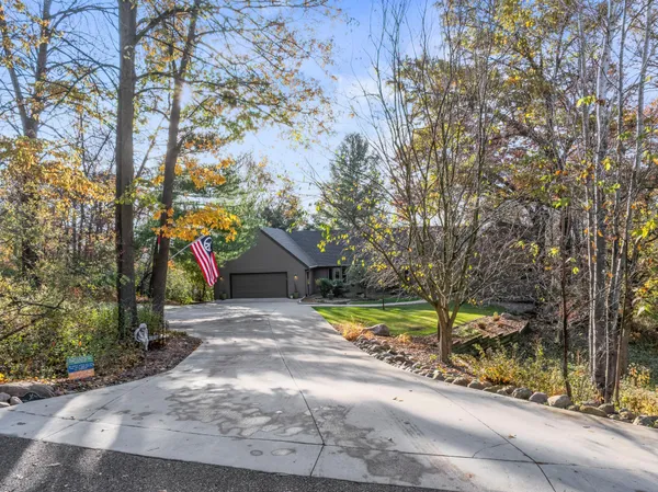 $750,000 | 6320 Oak Meadow Lane Northwest, Rochester, MN 55901