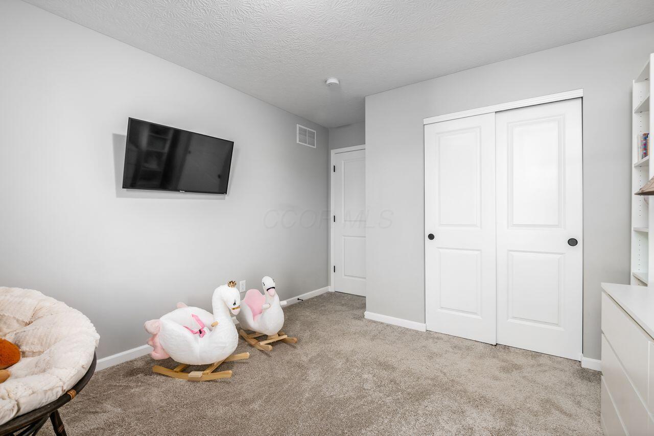 1610 Silverlawn Drive Grove City, OH 43123 - Photo 31 of 35 h_1610_Silverlawn_Dr_-1089