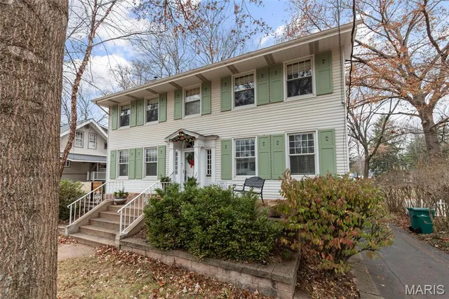 $860,000 | 321 South Elm Avenue, Webster Groves, MO 63119