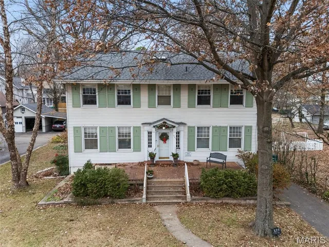 $860,000 | 321 South Elm Avenue, Webster Groves, MO 63119