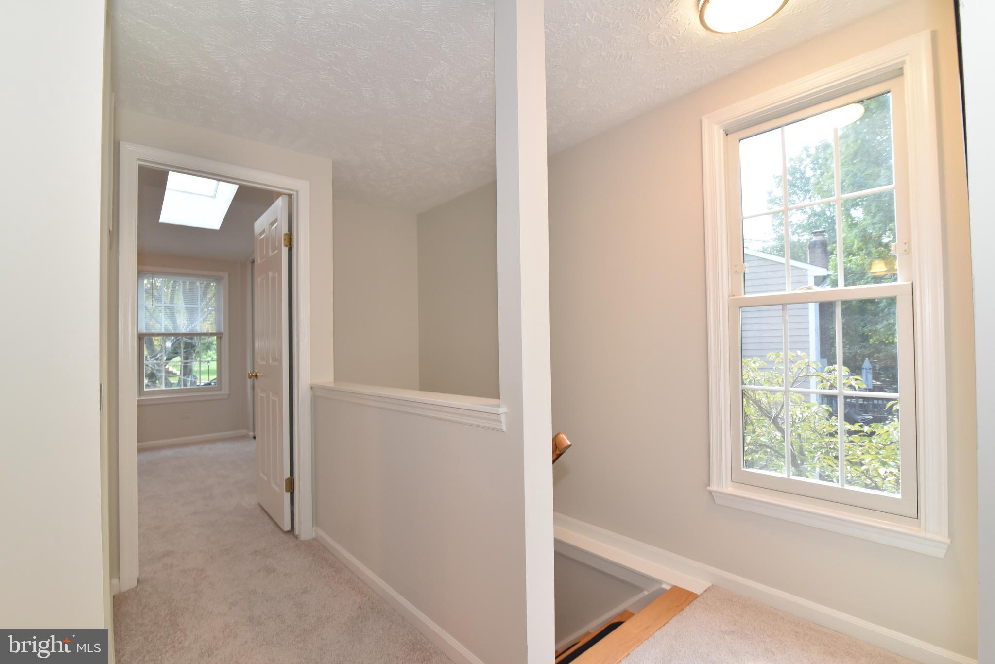 1537 Autumn Ridge Circle Reston, VA 20194 - Photo 12 of 43 Upper Landing