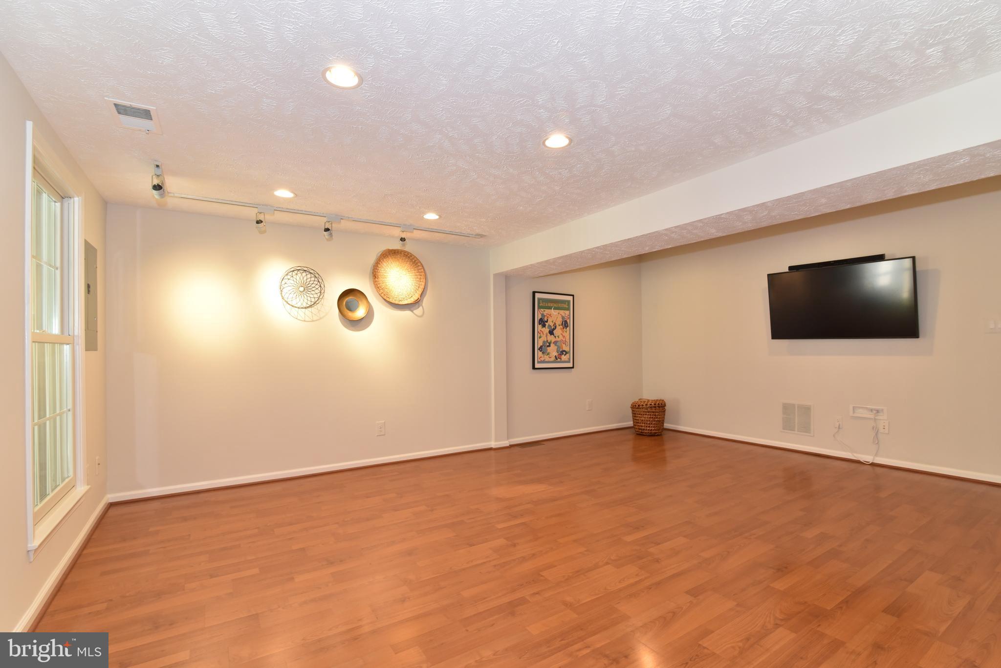 1537 Autumn Ridge Circle Reston, VA 20194 - Photo 24 of 43 Rec Room
