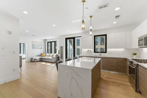 $949,000 | 30 Penniman Road, Unit 302, Boston, MA 02134