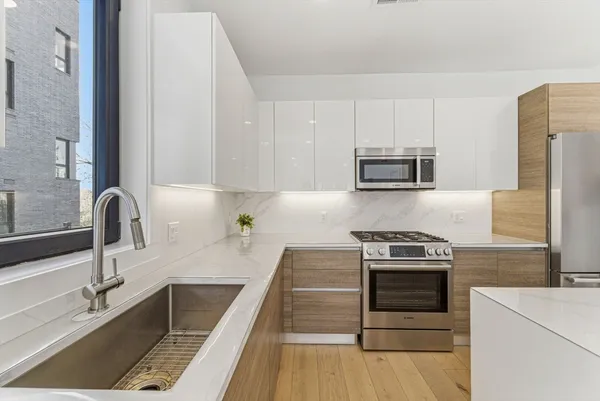 $949,000 | 30 Penniman Road, Unit 302, Boston, MA 02134