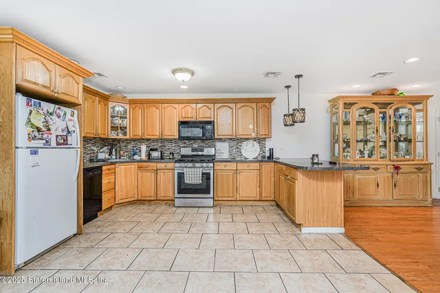 $788,888 | 12 Mcdermott Avenue | Dongan Hills