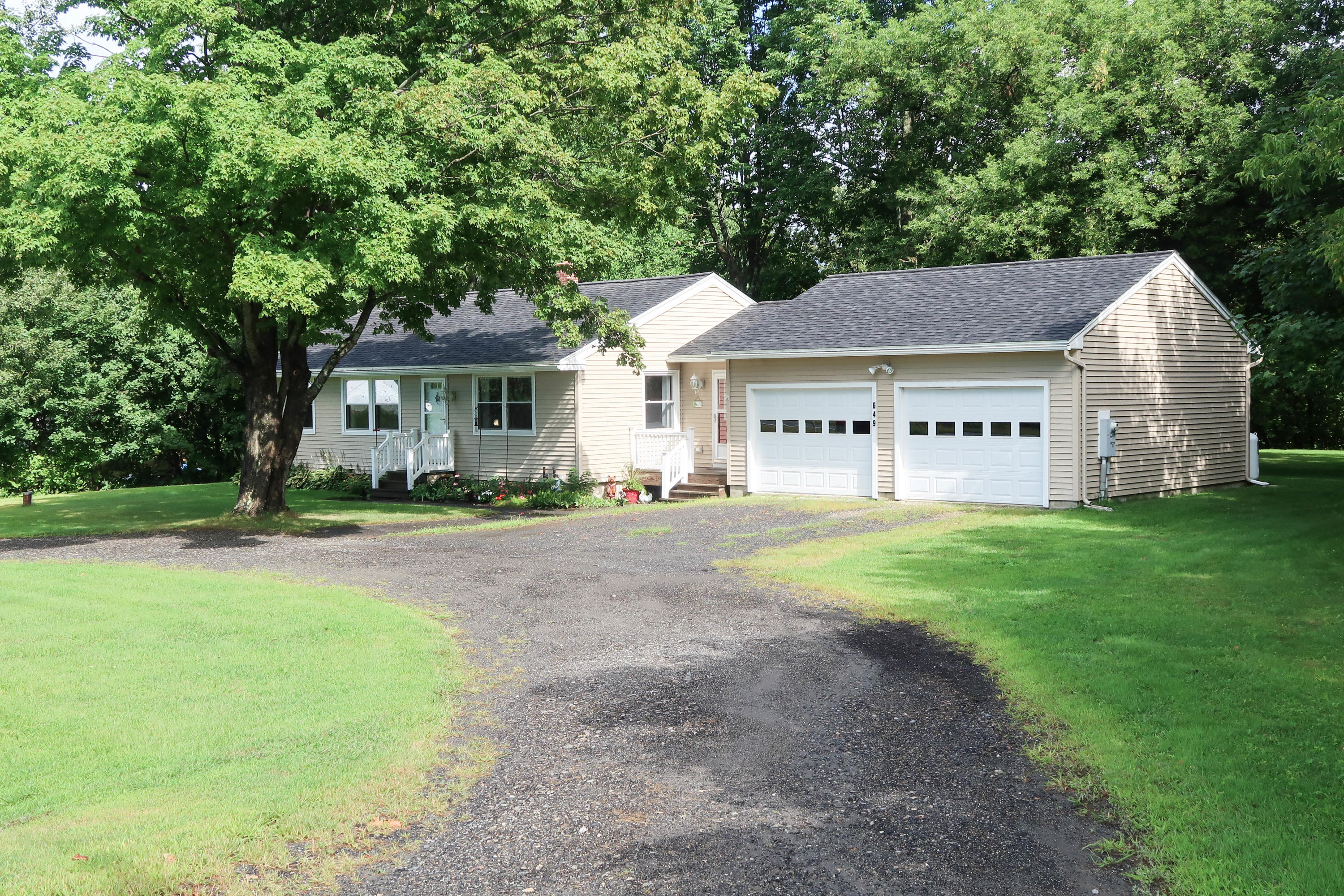 649 West River Road Augusta, ME 04330 - Photo 2 of 41 IMG_0405