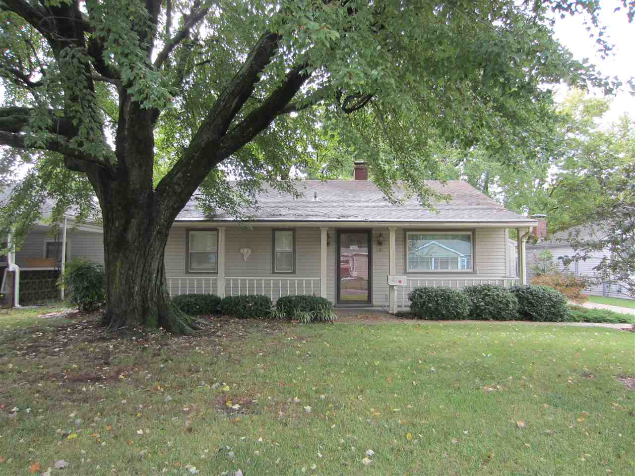 400 Sheridan Road Evansville, IN 47710 - Photo 2 of 29