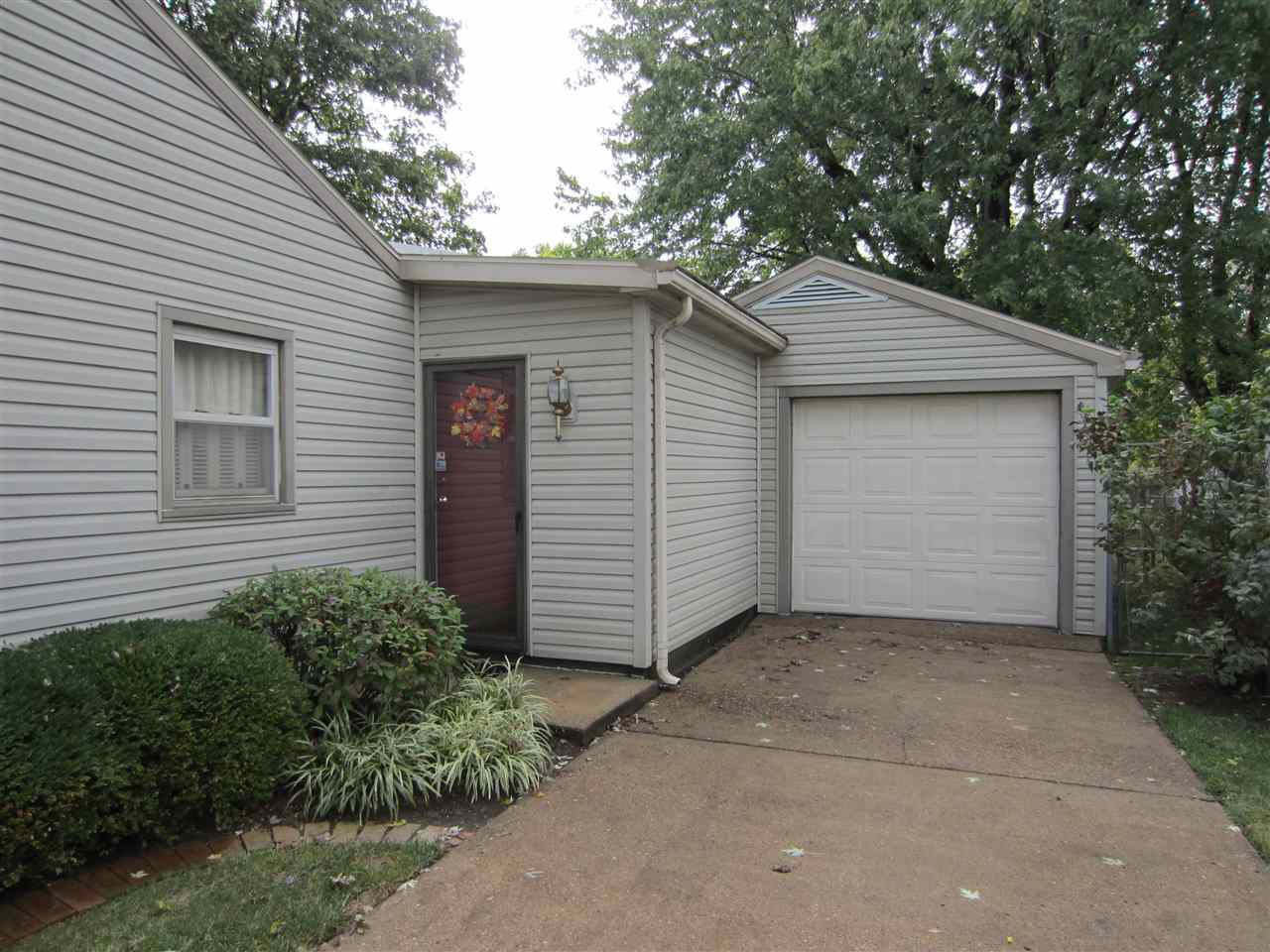 400 Sheridan Road Evansville, IN 47710 - Photo 3 of 29