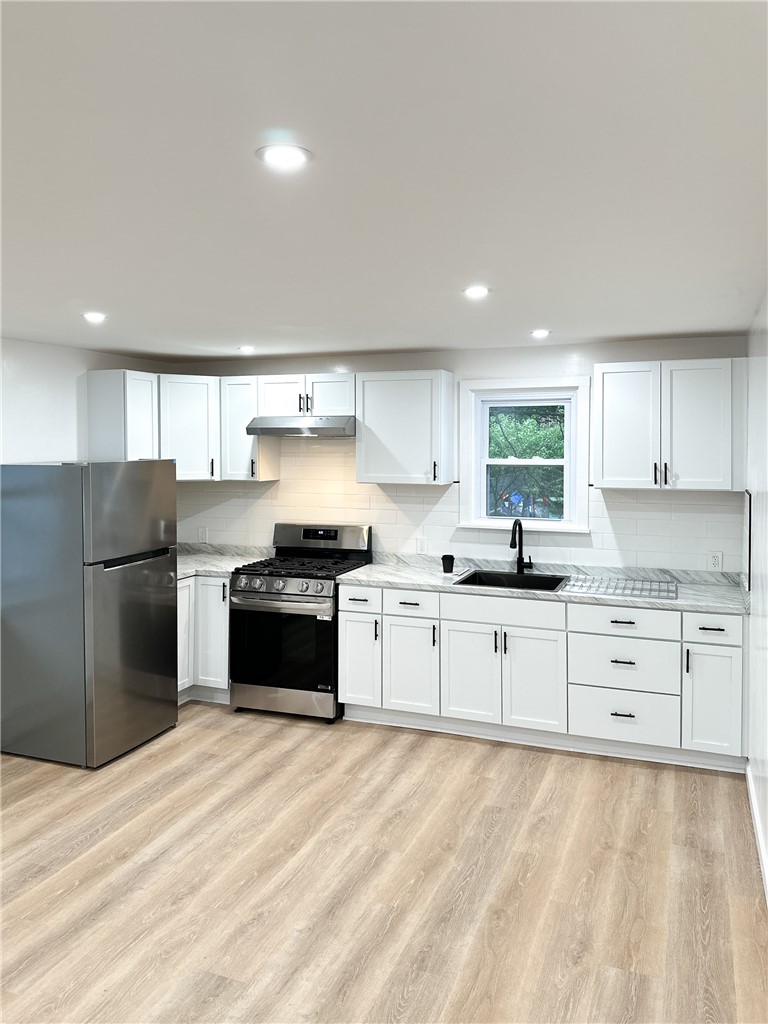 9 Octavia Street Providence, RI 02909 - Photo 4 of 24