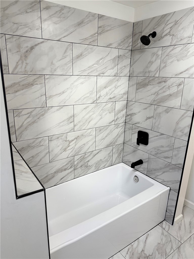 9 Octavia Street Providence, RI 02909 - Photo 6 of 24