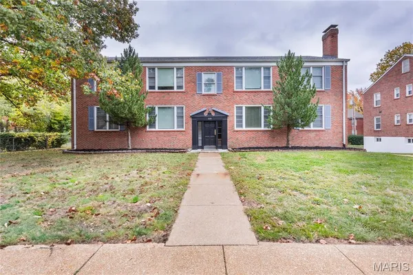 $1,700,000 | 8124-8130 Roxburgh Drive, Unit 1E 1W 2E 2W, St. Louis, MO 63105
