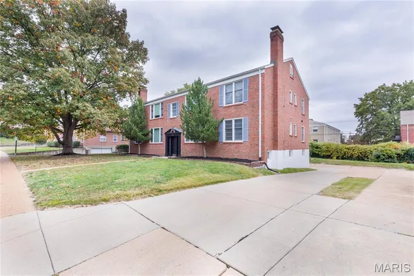 $1,700,000 | 8124-8130 Roxburgh Drive, Unit 1E 1W 2E 2W, St. Louis, MO 63105