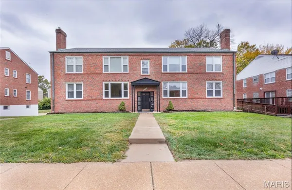 $1,700,000 | 8124-8130 Roxburgh Drive, Unit 1E 1W 2E 2W, St. Louis, MO 63105
