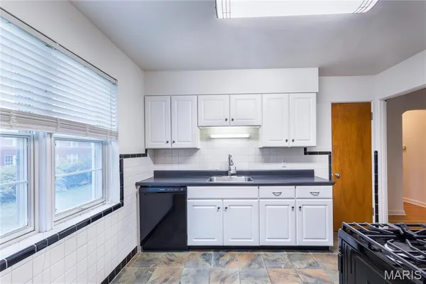 $1,700,000 | 8124-8130 Roxburgh Drive, Unit 1E 1W 2E 2W, St. Louis, MO 63105