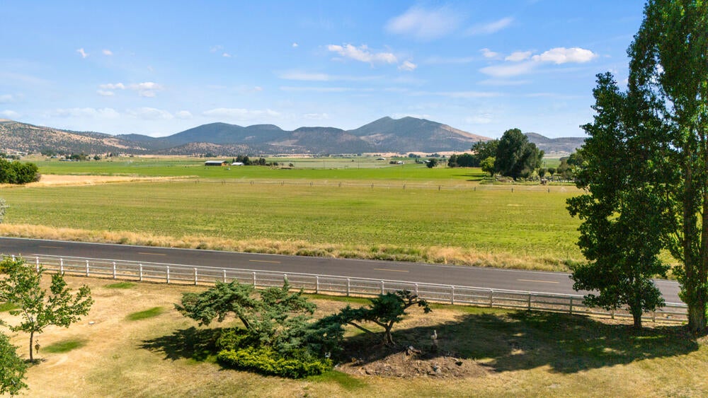 811 Pine Grove Road Klamath Falls, OR 97603 - Photo 33 of 34 034K
