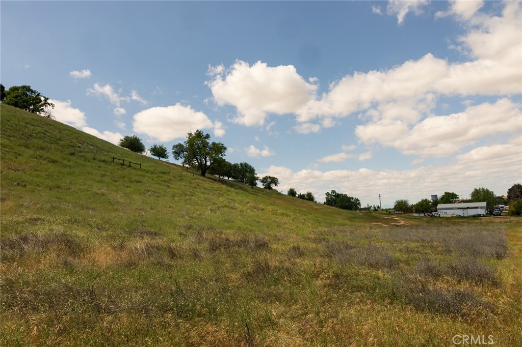 48 Blue Moon Road Paso Robles, CA 93446 - Photo 2 of 3 a view of a lake