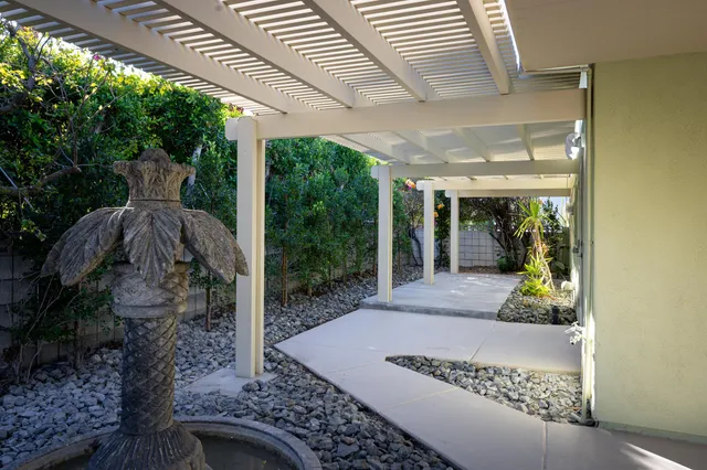 $1,395,000 | 298 North Farrell Drive, Palm Springs, CA 92262