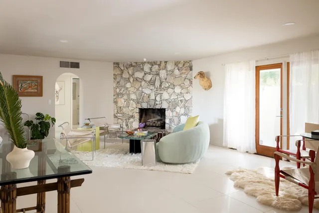 $1,395,000 | 298 North Farrell Drive, Palm Springs, CA 92262