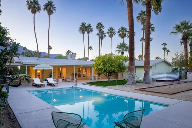 $1,395,000 | 298 North Farrell Drive, Palm Springs, CA 92262
