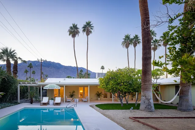 $1,395,000 | 298 North Farrell Drive, Palm Springs, CA 92262